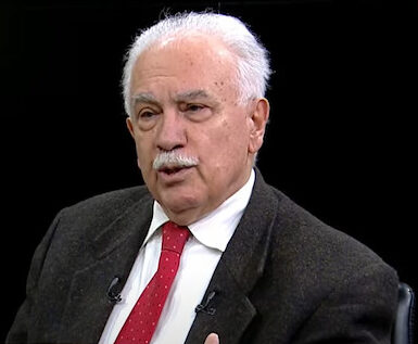 <u>PERİNÇEK:GÜLEN ÖRGÜTÜNE BULAŞMIŞ VATANDAŞLARIMIZI KAYBETMEMEMİZ LAZIM</u>