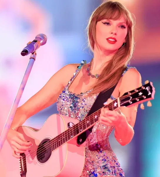 Taylor Swift sahnede zor anlar yaşadı: Sebebi bir tuhaf kramp…