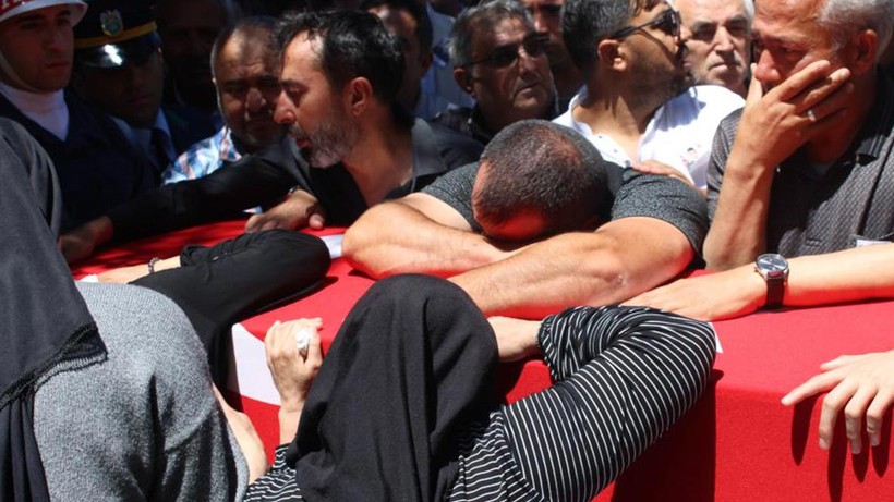 Türkiye Şehitlerine Gözyaşlarıyla Veda Ediyor - Resim : 9